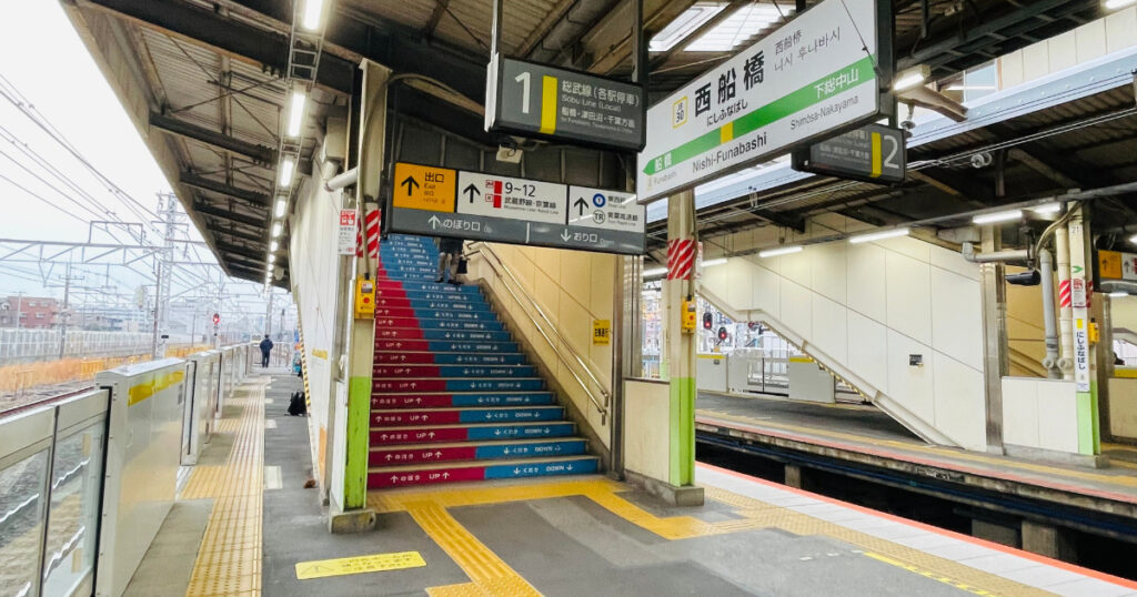 総武線西船橋駅から武蔵野線で舞浜駅 ディズニー方面 へ乗り換えは 号車 番ドアがベスト 画像付きで紹介します